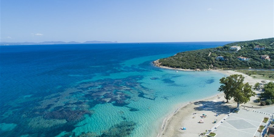 Pohled na pláž v Maladroxii (fonte: Lu hotels)