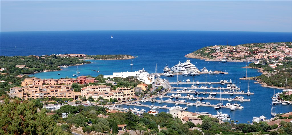 Světoznámý přístav Porto Cervo