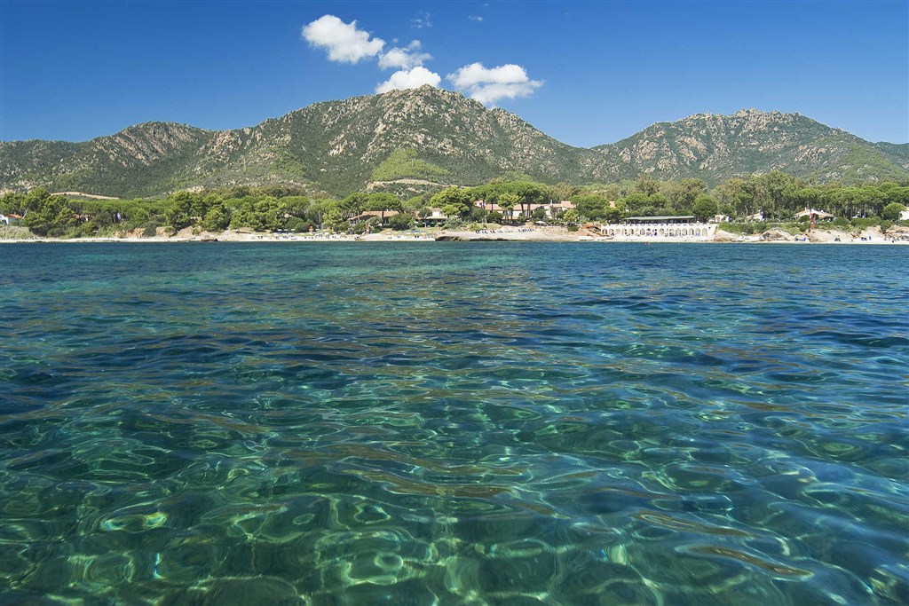 Pobřeží Santa Margherita di Pula (zdroj:sardegnaturismo.it)