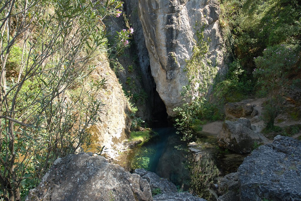 Pramen Su Gologone (zdroj: sardegnaturismo.it)