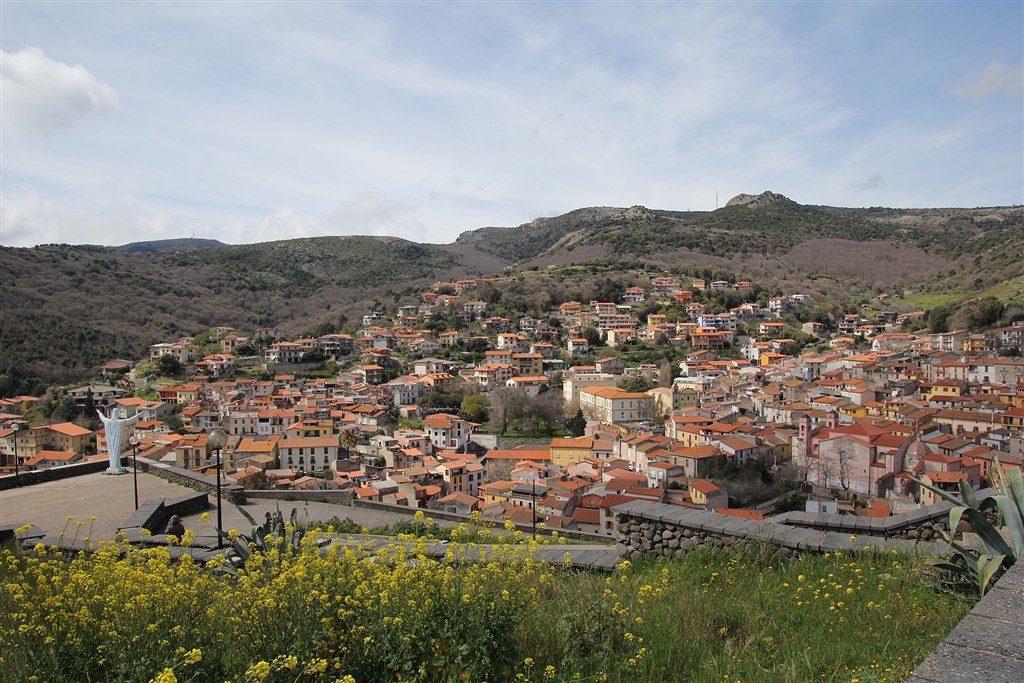 Obec Santu Lussurgiu (zdroj: sardegnaturismo.it)