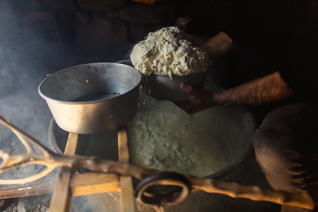 Příprava lokálních produktů, Dorgali, Sardinie