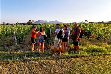 Jeepem mezi nuraghe a cannonau