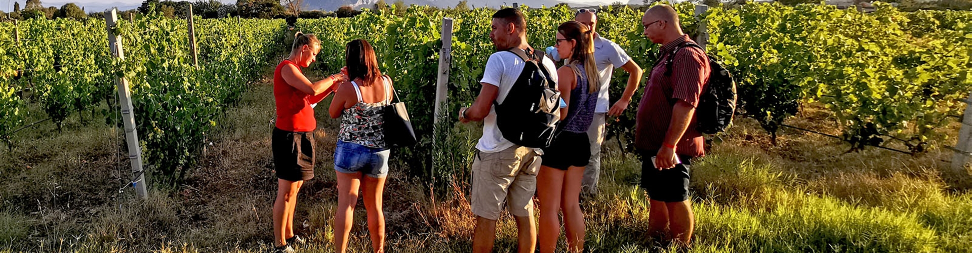 Jeepem mezi nuraghe a cannonau