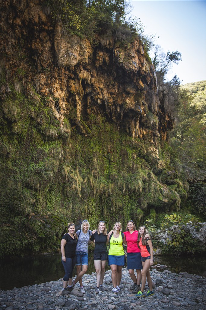 Tým Sardegna Travel, zleva Darina, Lucie, Veronika, Kamila, Martina, Veronika, Oáza Sa Stiddiosa, Sardinie