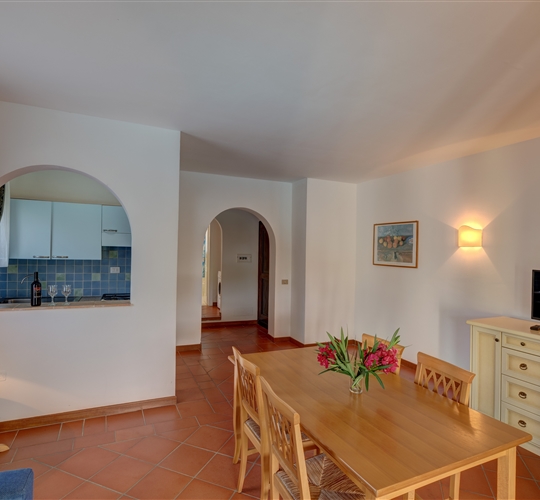 Obývací pokoj s kuchyňkou Vila 6 IN, Su Torrione, Sardinie