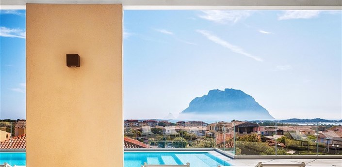 Residence Porto San Paolo - Výhled od bazénu, Porto San Paolo, Sardinie