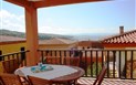 Residence Torre - Terasa jednoho z apartmánů, Isola Rossa, Sardinie