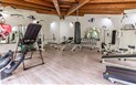 Pilates a výlety za poznáním východního pobřeží s Petrou - Posilovna, Santa Maria Navarrese, Sardinie