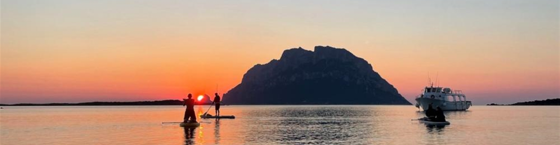 Výlet na paddleboardu za úsvitu na severovýchodě Sardinie