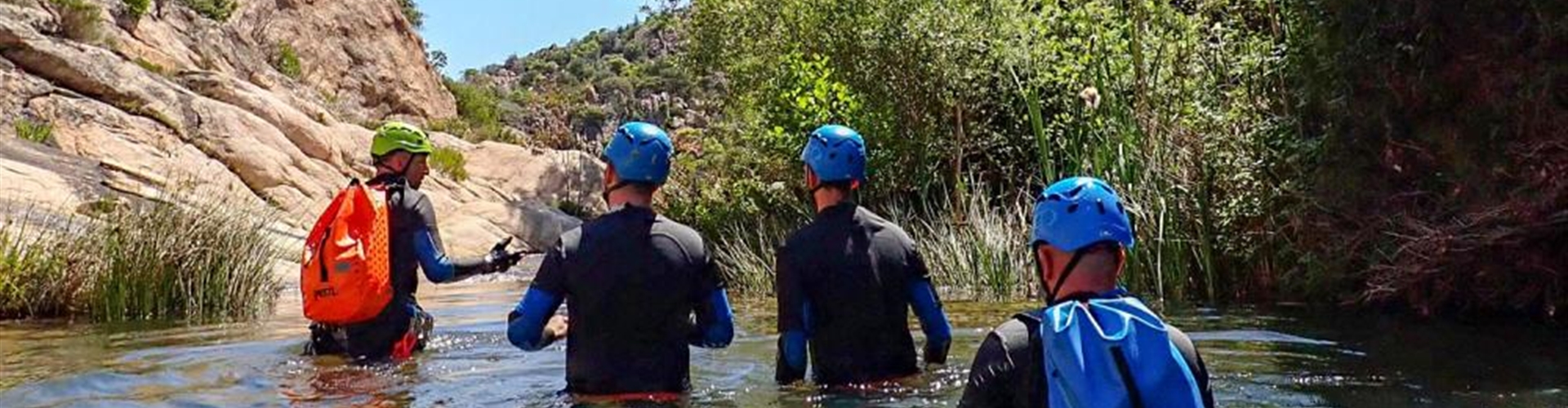 Canyoning v Rio Pitrisconi s transferem terénním vozidlem