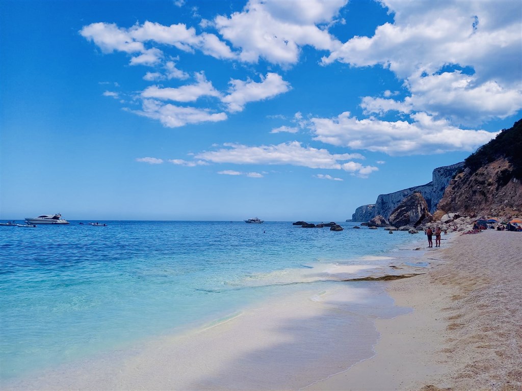 Krásné pláže východního pobřeží, Santa Maria Navarrese, Sardinie