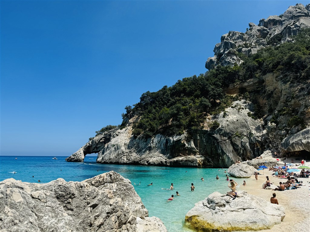 Krásné pláže východního pobřeží, Santa Maria Navarrese, Sardinie