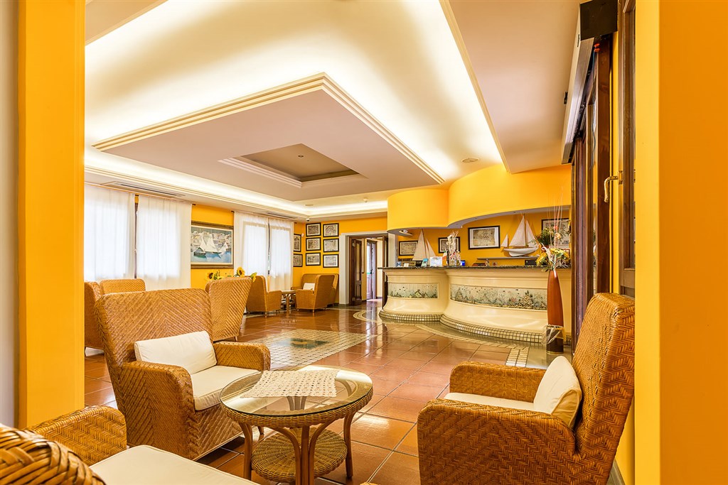 Hotelová hala, Santa Maria Navarrese, Sardinie