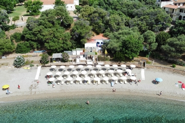Pláž v blízkosti hotelu, Santa Maria Navarrese, Sardinie