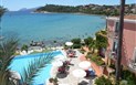 Hotel La Bitta (12+) - Pohled zvenčí na bazén, Arbatax, Sardinie