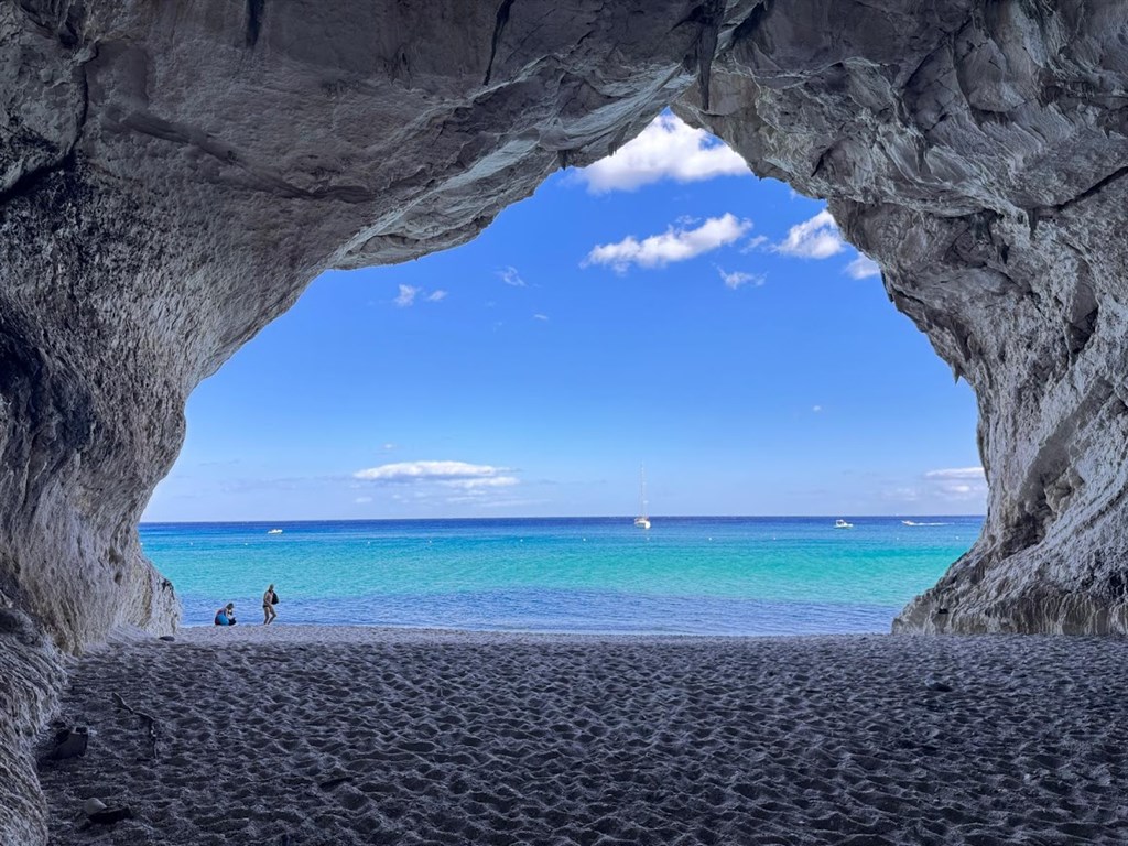 Jeskyně na Cala Luna, Záliv Orosei, Sardinie