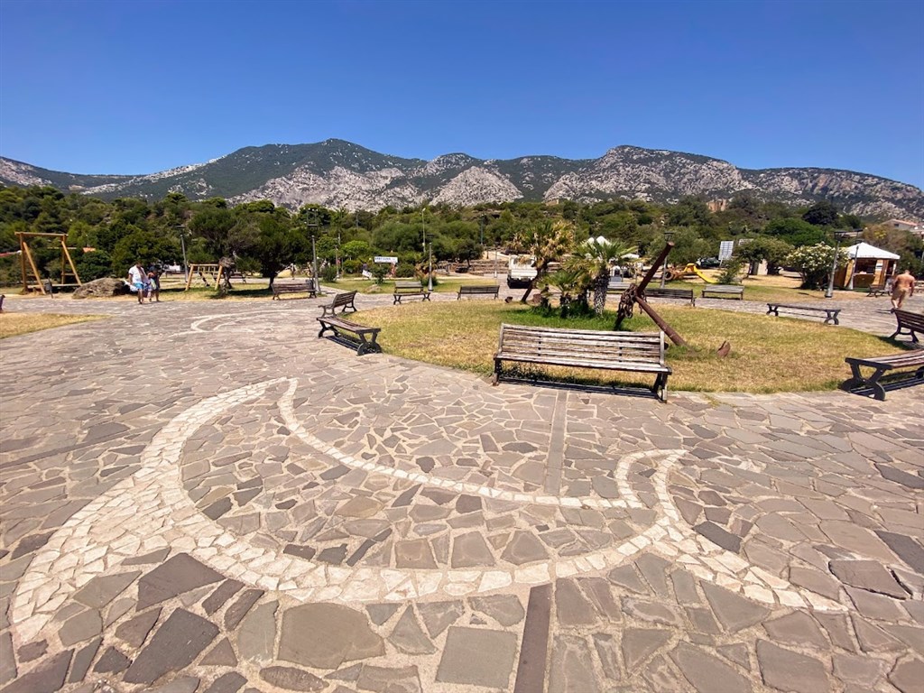 Promenáda, Cala Gonone, Sardinie