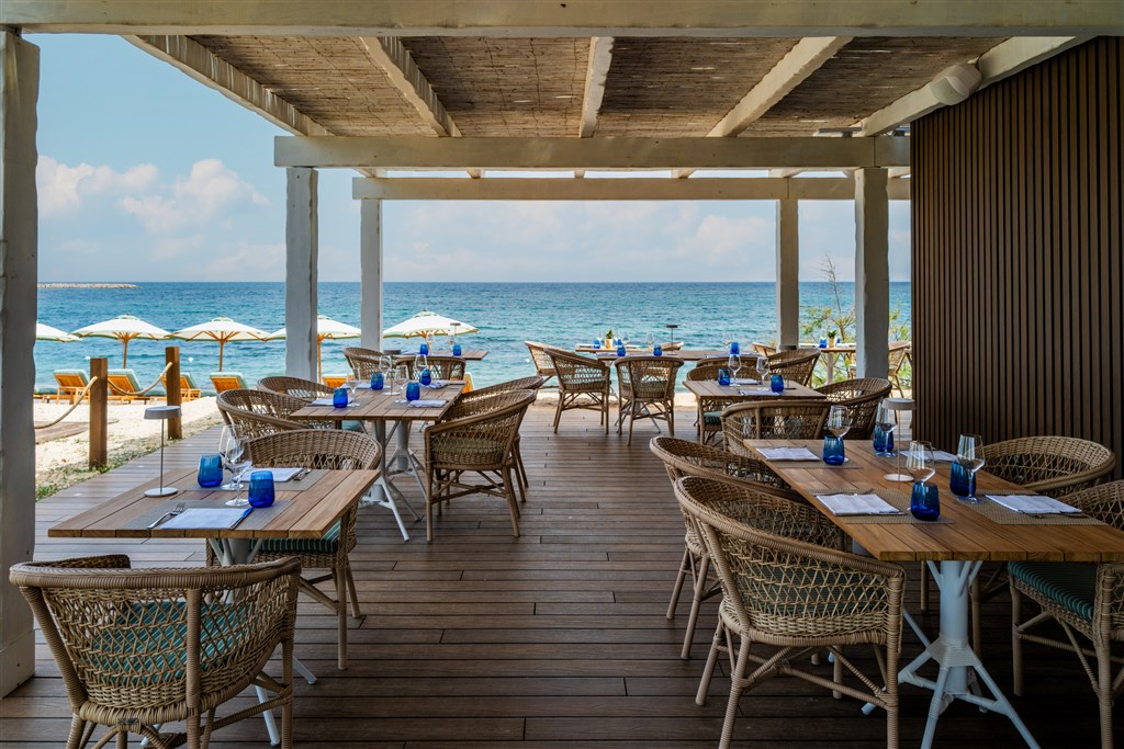 Bar na pláži, Santa Margherita di Pula, Sardinie