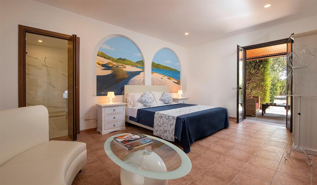 Pokoj Junior Suite, Santa Margherita di Pula, Sardinie