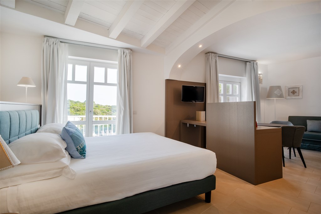 Junior suite s výhledem na moře, Santa Teresa Gallura, Sardinie