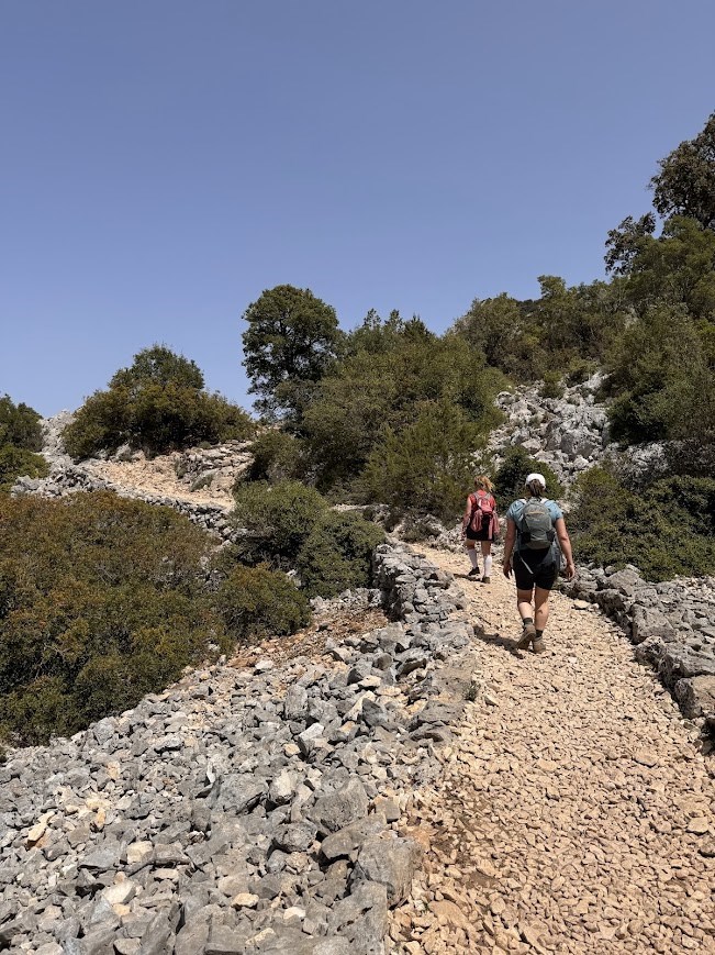 Trekking na Cala Goloritze, Santa Maria Navarrese, Sardinie