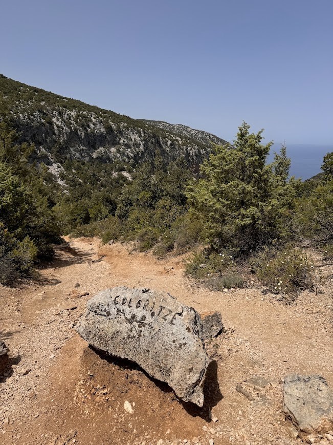 Trekking na Cala Goloritze, Santa Maria Navarrese, Sardinie