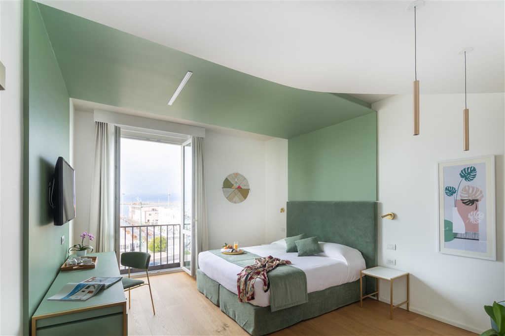 Pokoj JUNIOR SUITE S VÝHLEDEM NA MOŘE, Cagliari, Sardinie