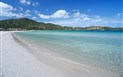 Colonna Beach Hotel Marinella - Nádherná pláž s bílým pískem a průzračnou vodou, Golfo di Marinella, Sardinie