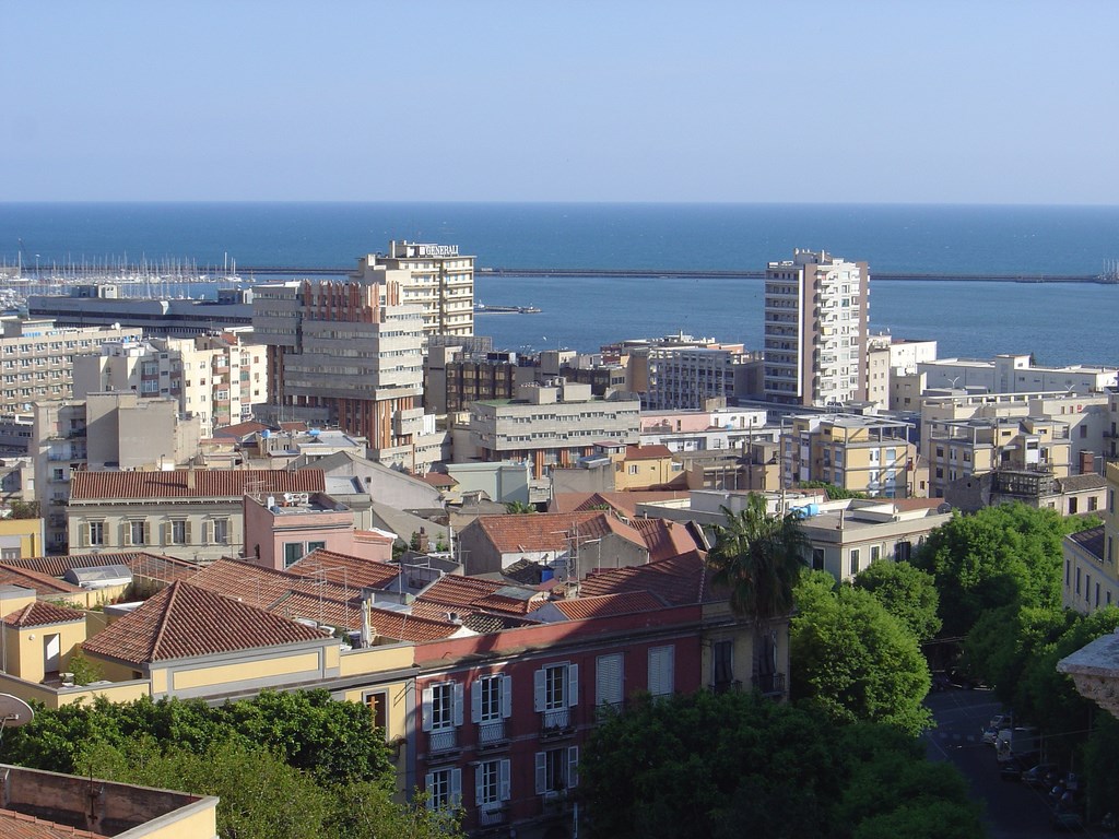 Pohled na přístav v Cagliari (fonte: archiv)