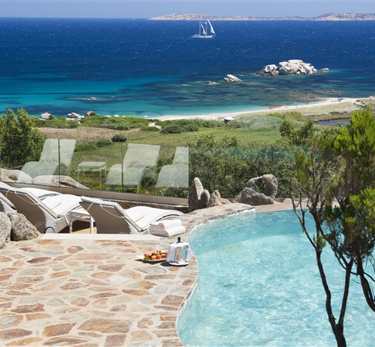 SUITE ARCIPELAGO s výhledem na moře a bazénem - terasa s bazénem, Santa Teresa di Gallura, Sardinie