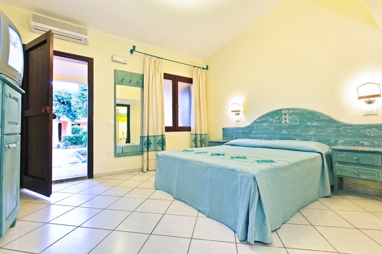 Ložnice v pokoji CLASSIC, Budoni, Sardinie