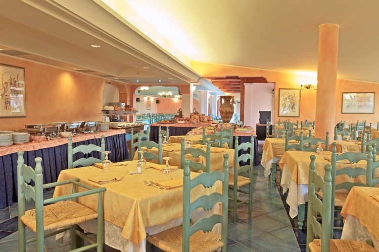 Interiér restaurace, Budoni, Sardinie